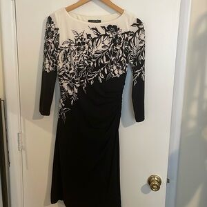 3/4 length sleeved Lauren dress 🖤🤍